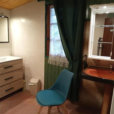 別荘 Charming Retreat In Bouniagues, Cleaning Included