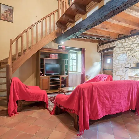 Charming Retreat In Bouniagues, Cleaning Included 別荘