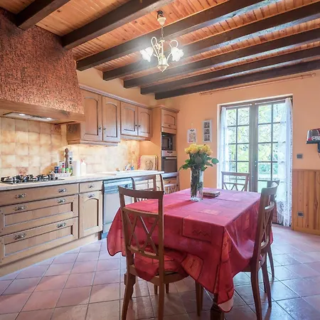 Charming Retreat In Bouniagues, Cleaning Included