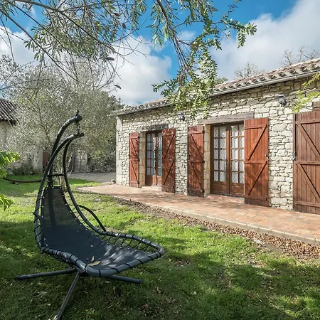 Charming Retreat In Bouniagues, Cleaning Included 別荘 *